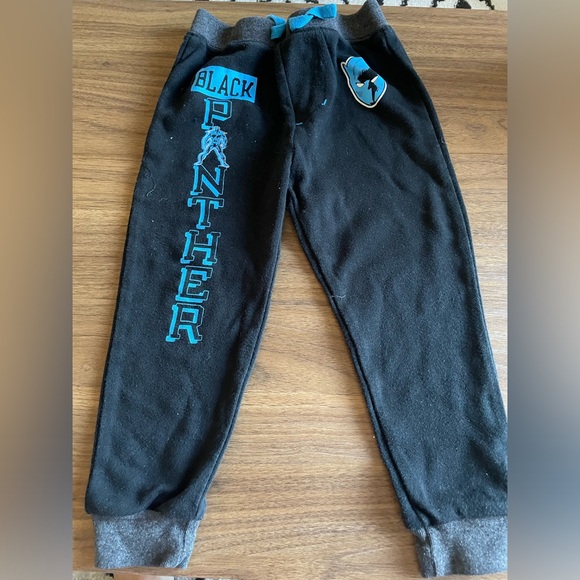 4 Pairs of Marvel Sweatpants 24 Month - Picture 4 of 5